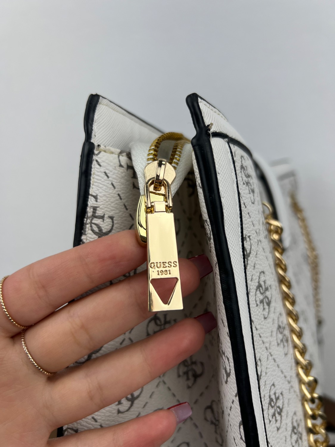 کیف برند GUESS - Image 6