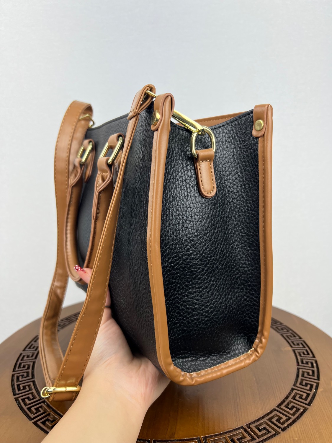 کیف وارداتی مشکی با دسته قهوه ای - Image 5
