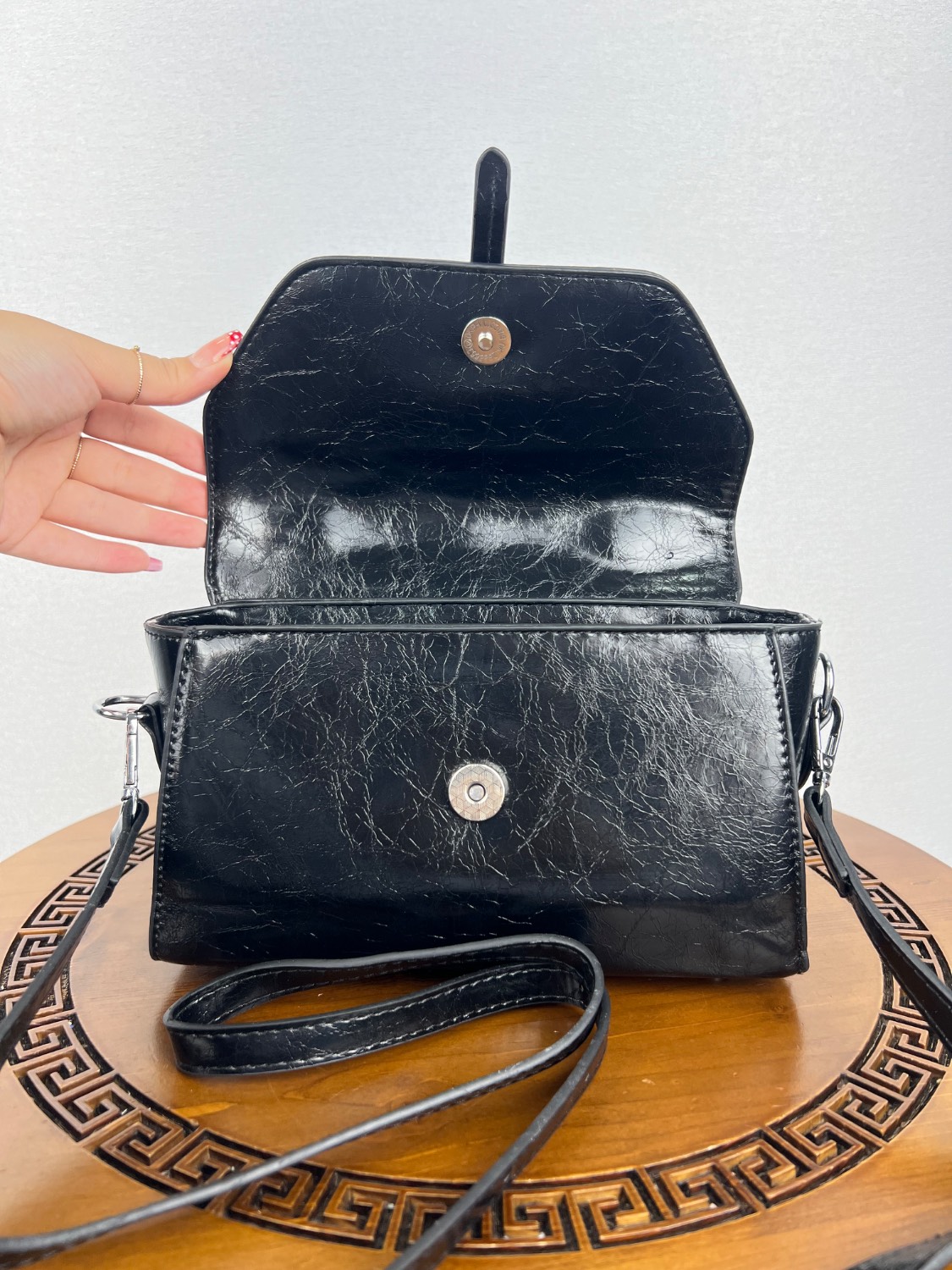 کیف وارداتی دستی و دوشی مشکی - Image 5