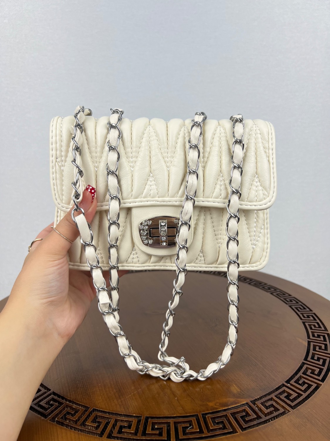 کیف زنانه دوشی رنگ سفید شیری - Image 2