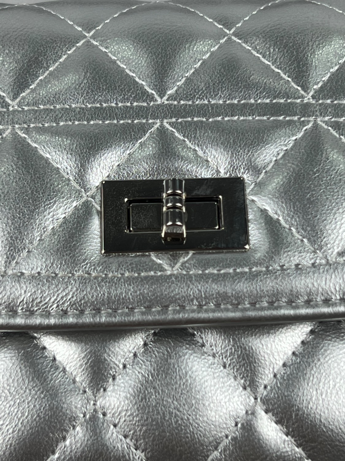 کیف برند KOSK Leather رنگ نقره ای - Image 8