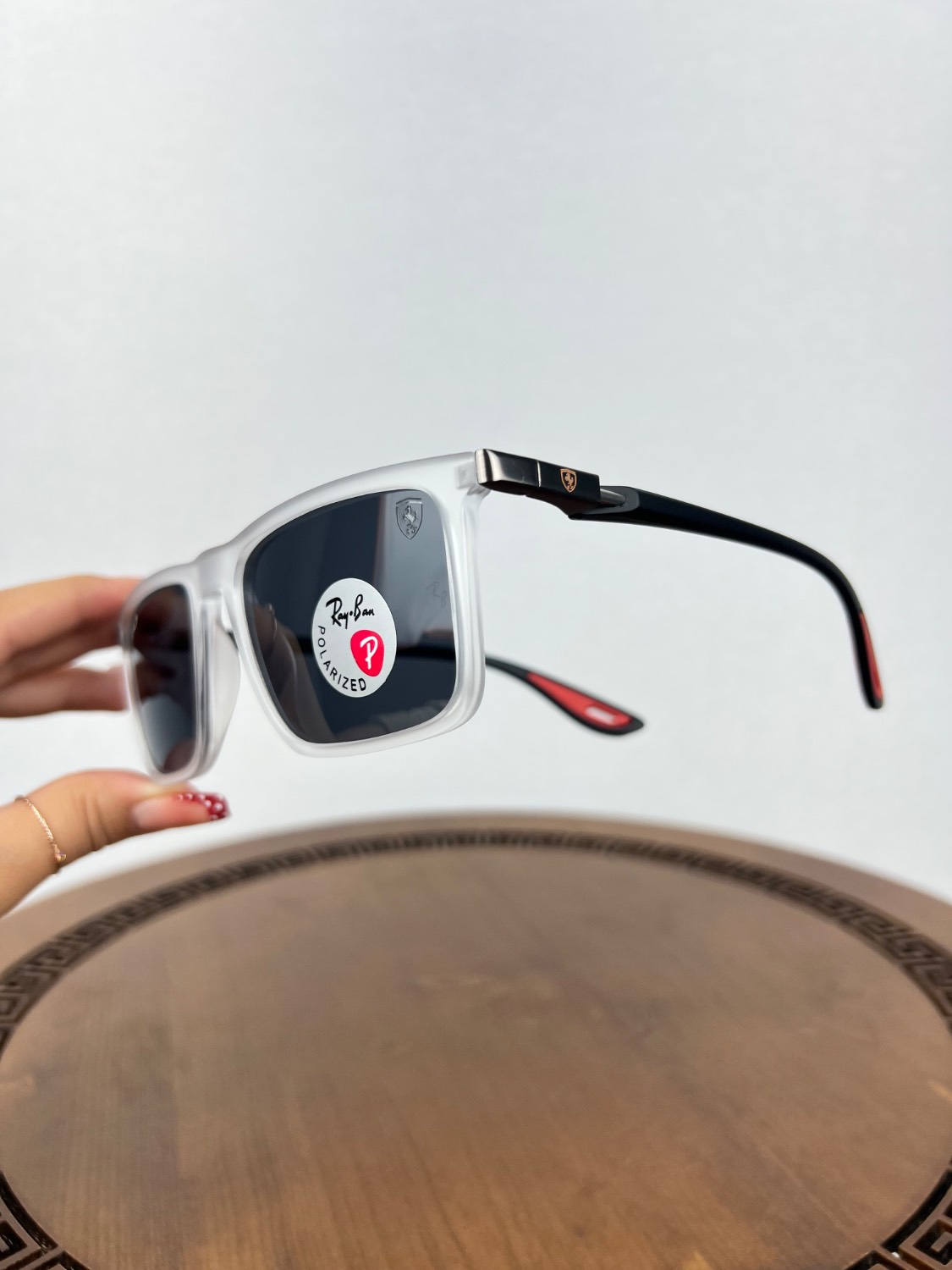 عینک برند Ray.Ban فراری